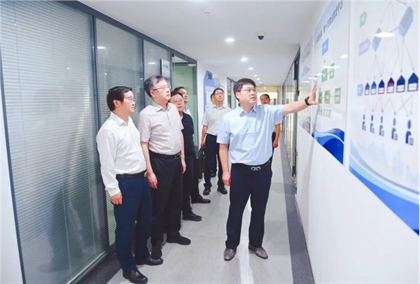 省国资委副主任、党委委员勾凤诚到苏盐集团调研